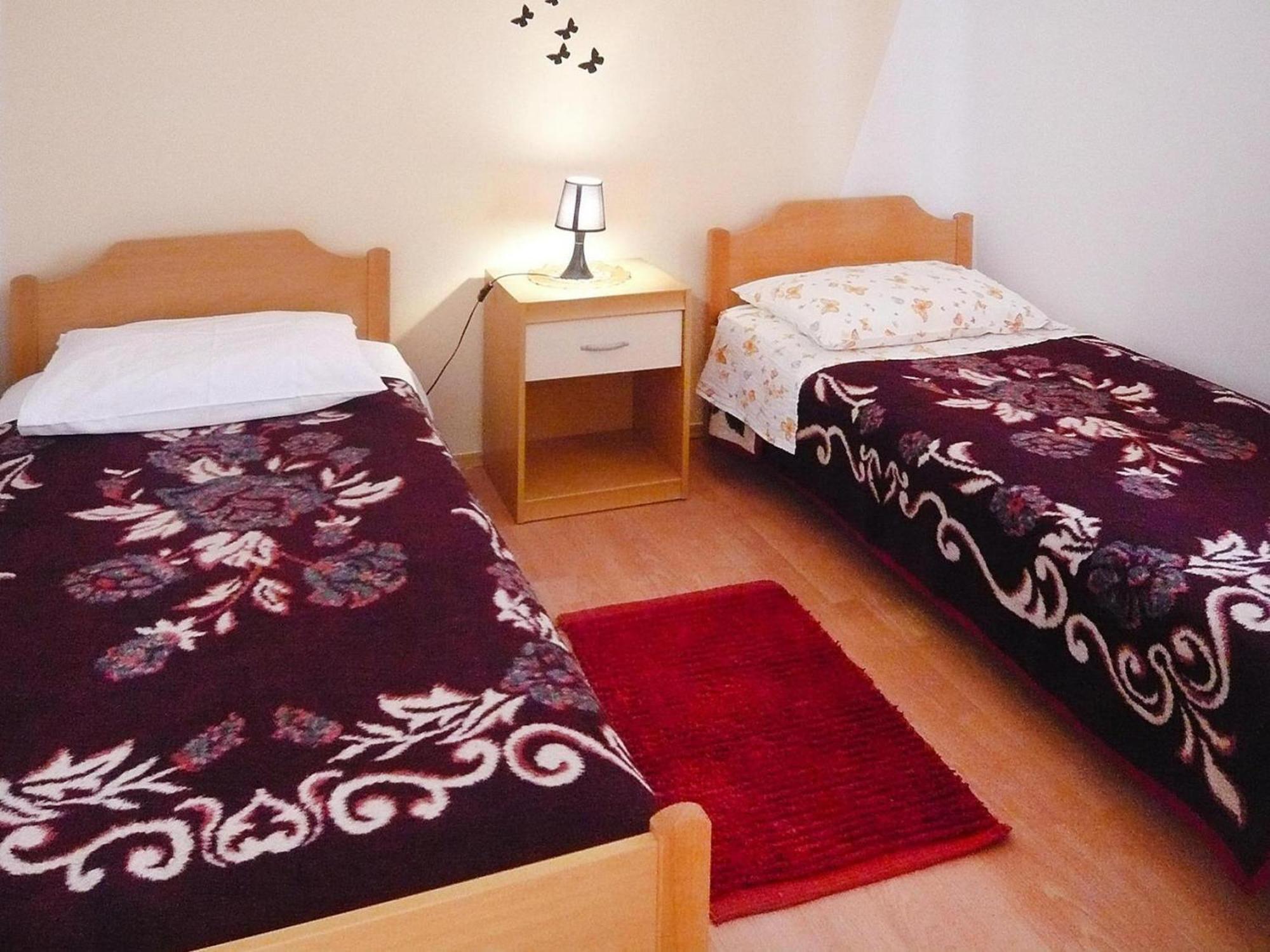 Apartments Ljilja In Privlaka, Near Sandy Beach 普利拉卡 外观 照片